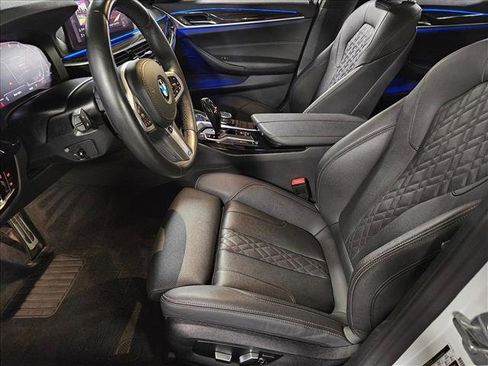 Used 2021 BMW 530i xDrive w/ M Sport Package image 17