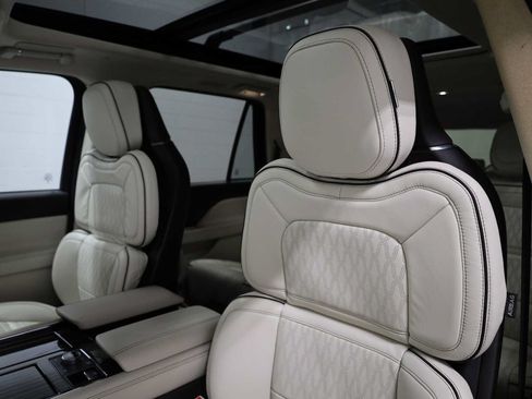 Used 2023 Lincoln Navigator L Black Label AWD/4WD image 18