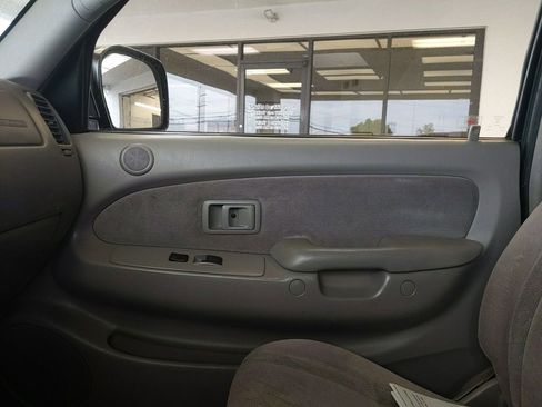 Used 2001 Toyota Tacoma 4x4 Xtracab V6 image 15