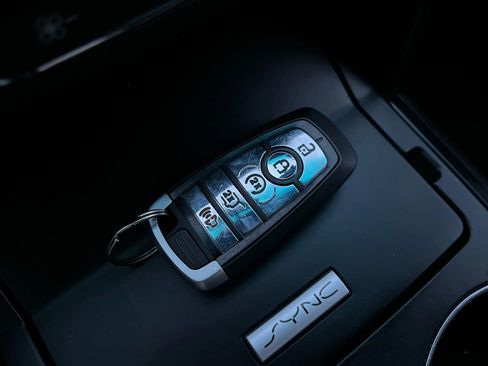 Used 2017 Ford Explorer XLT image 25