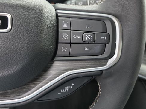 Used 2024 Jeep Wagoneer Series III w/ Convenience Group I image 40