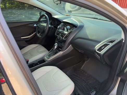 Used 2018 Ford Focus Titanium image 12