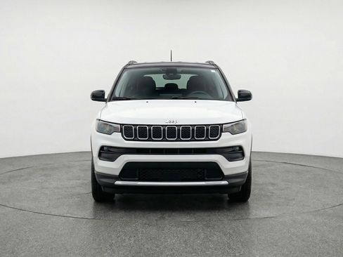 Used 2025 Jeep Compass Limited image 2