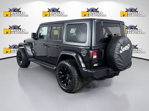 Used 2023 Jeep Wrangler Unlimited Sahara w/ Cold Weather Group AWD/4WD image 7