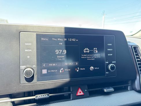 Used 2025 Kia Sportage LX FWD image 16