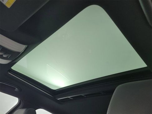 Used 2015 Mercedes-Benz E 350 Sedan image 16