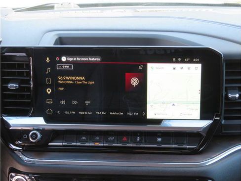 Used 2025 GMC Sierra 1500 SLT image 7