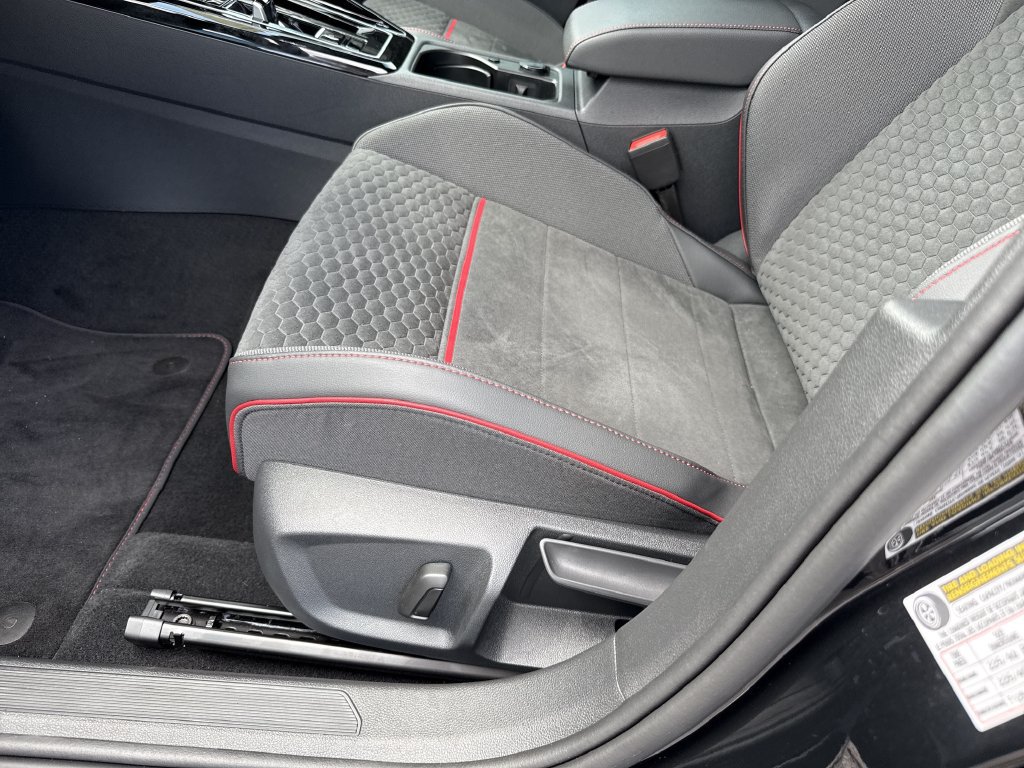 New 2026 Volkswagen GTI SE FWD image 13