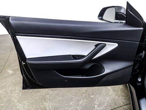 Used 2020 Tesla Model 3 Standard Range Plus image 20