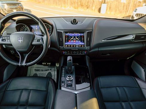 Used 2020 Maserati Levante GranSport image 41