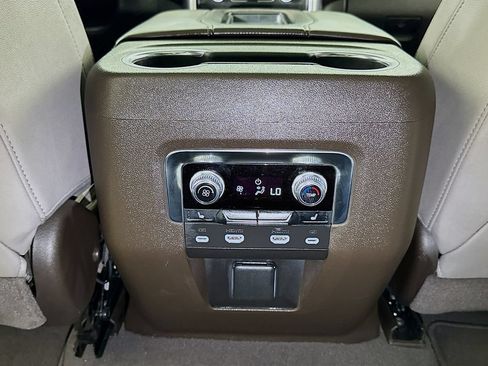 Used 2024 GMC Yukon XL SLT w/ SLT Luxury Package AWD/4WD image 25