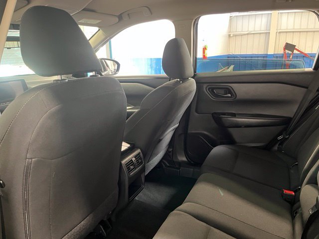 Used 2024 Nissan Rogue S FWD image 18