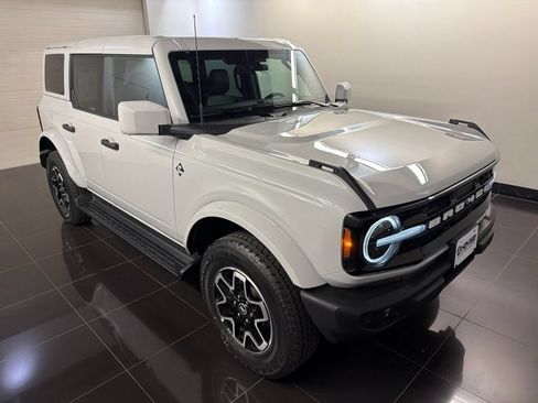 New 2026 Ford Bronco Outer Banks AWD/4WD image 1