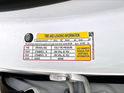 Certified 2024 Chevrolet Equinox EV RS FWD image 32