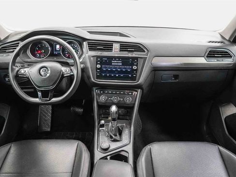 Used 2020 Volkswagen Tiguan SE image 12