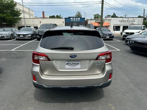 Used 2016 Subaru Outback 2.5i Limited AWD/4WD image 4