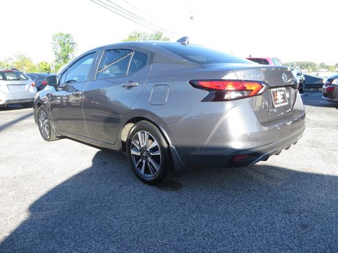 Used 2021 Nissan Versa SV image 27