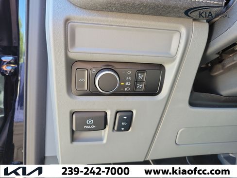 Used 2025 Ford F150 Lightning Flash AWD/4WD image 25