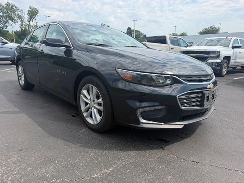 Used 2016 Chevrolet Malibu LT w/ Leather Package FWD image 4