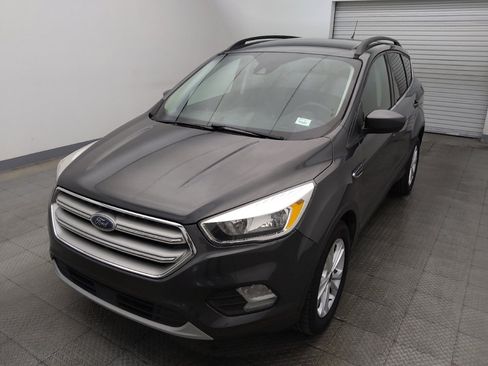 Used 2018 Ford Escape SE w/ Ford Safe & Smart Package FWD image 15