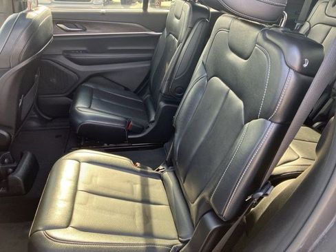 Certified 2024 Jeep Grand Cherokee L Limited w/ Luxury Tech Group II image 6