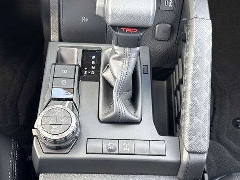 New 2025 Toyota 4Runner TRD Off-Road Premium image 32