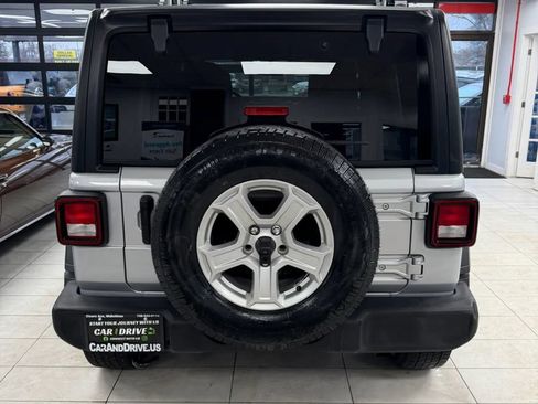 Used 2022 Jeep Wrangler Unlimited Sport AWD/4WD image 5