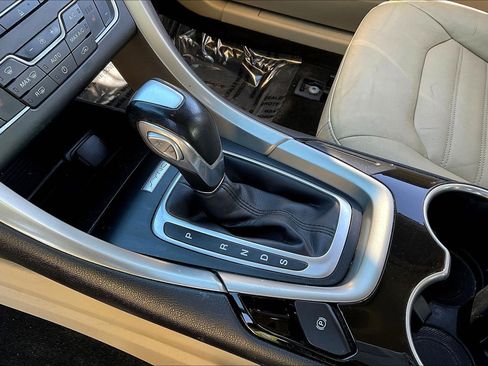 Used 2016 Ford Fusion SE w/ Equipment Group 202A FWD image 18