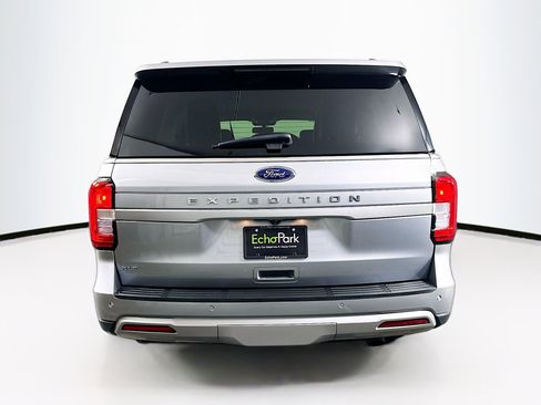 Used 2024 Ford Expedition XLT image 7