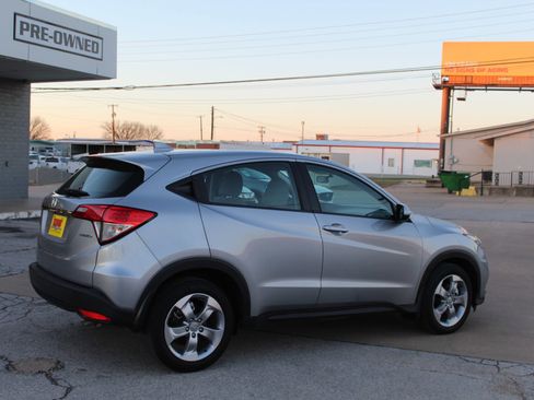 Used 2022 Honda HR-V LX image 4