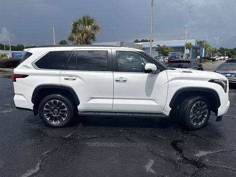 Used 2024 Toyota Sequoia SR5 w/ SR5 Premium Package AWD/4WD image 2