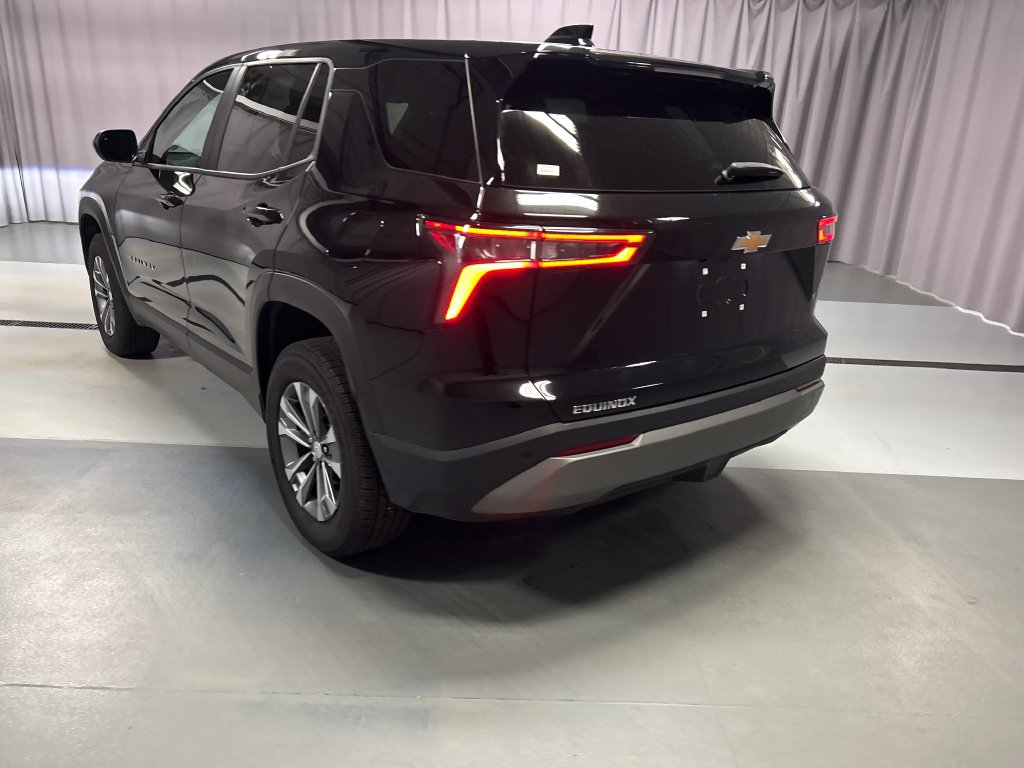 Used 2026 Chevrolet Equinox LT FWD image 5