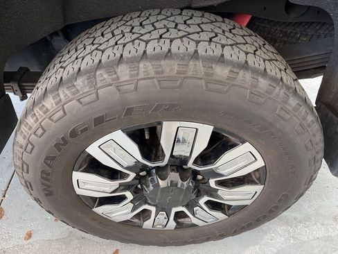 Used 2024 GMC Sierra 2500 Denali w/ Denali Reserve Package image 10