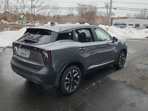Certified 2025 Nissan Kicks SV w/ Illumination Package image 4