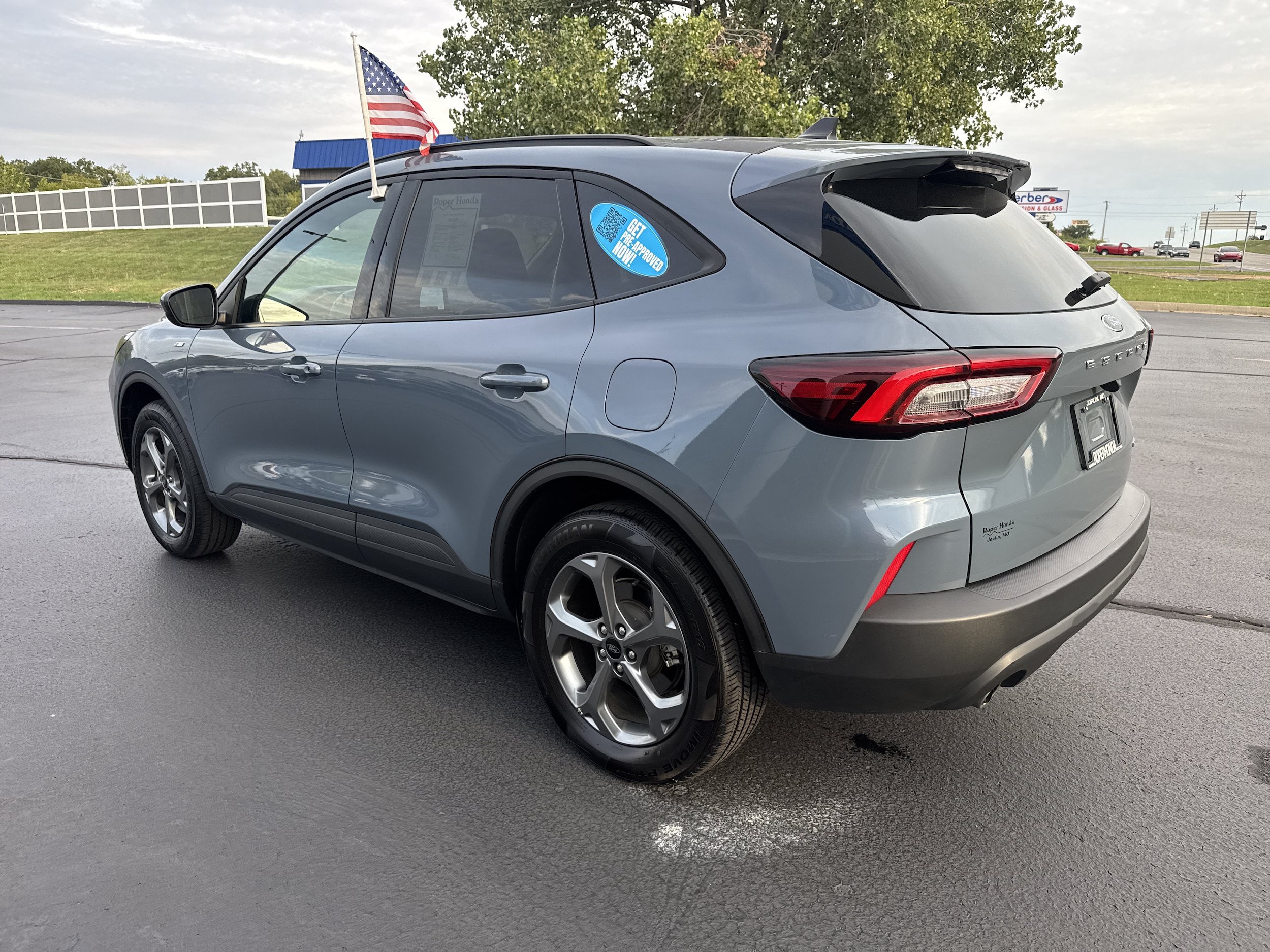 Used 2025 Ford Escape ST-Line Select AWD/4WD image 8