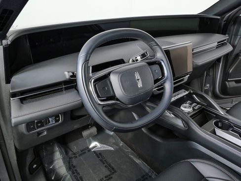 Used 2025 Lincoln Nautilus Premier w/ Jet Appearance Package AWD/4WD image 7