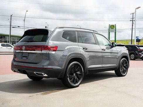 New 2026 Volkswagen Atlas SE FWD image 6