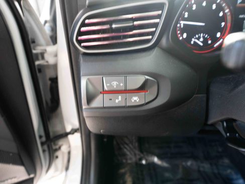 Used 2019 Hyundai Veloster 2.0 Premium image 11