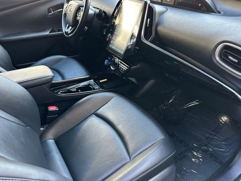 Used 2021 Toyota Prius Prime XLE image 20