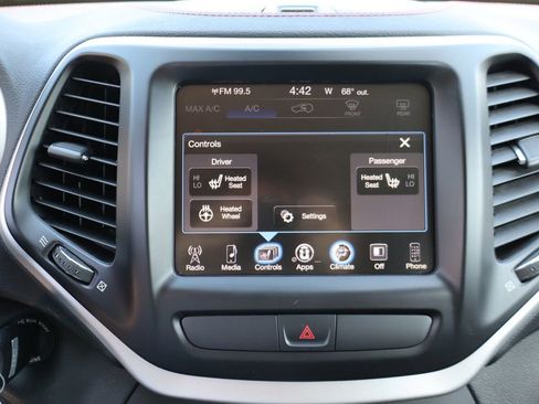 Used 2016 Jeep Cherokee Trailhawk w/ Cold Weather Group AWD/4WD image 20