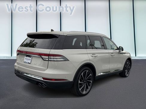 Used 2022 Lincoln Aviator Reserve w/ Equipment Group 201A AWD/4WD image 4