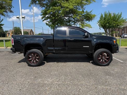 Used 2022 GMC Canyon Elevation Standard w/ Convenience Package AWD/4WD image 2