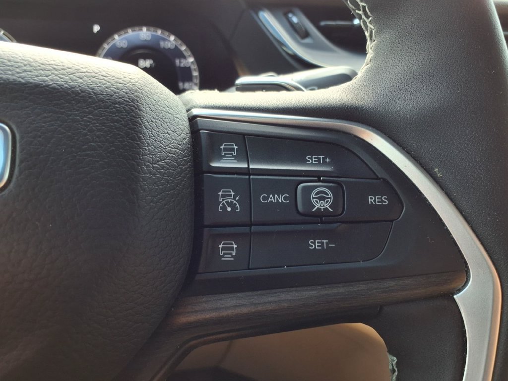 Used 2026 Jeep Grand Cherokee Limited w/ Luxury Tech Group II AWD/4WD image 29
