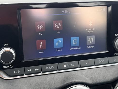 Used 2025 Nissan Sentra S FWD image 17