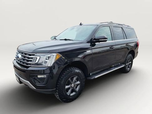 Used 2020 Ford Expedition XLT w/ Equipment Group 202A AWD/4WD image 4
