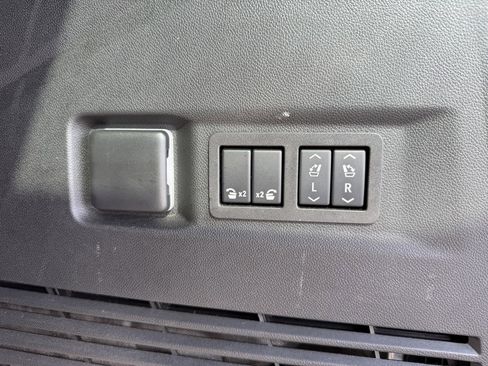 Certified 2024 GMC Yukon Denali w/ Denali Reserve Package image 53