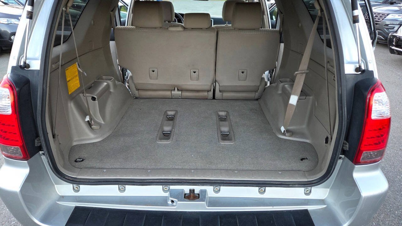 Used 2007 Toyota 4Runner SR5 AWD/4WD image 40