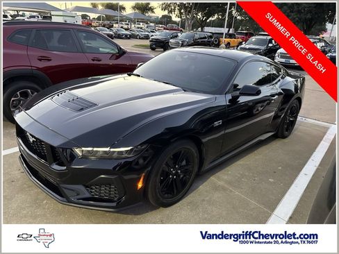 Used 2025 Ford Mustang GT RWD image 1