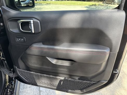 Used 2022 Jeep Gladiator Rubicon w/ LED Lighting Group image 17