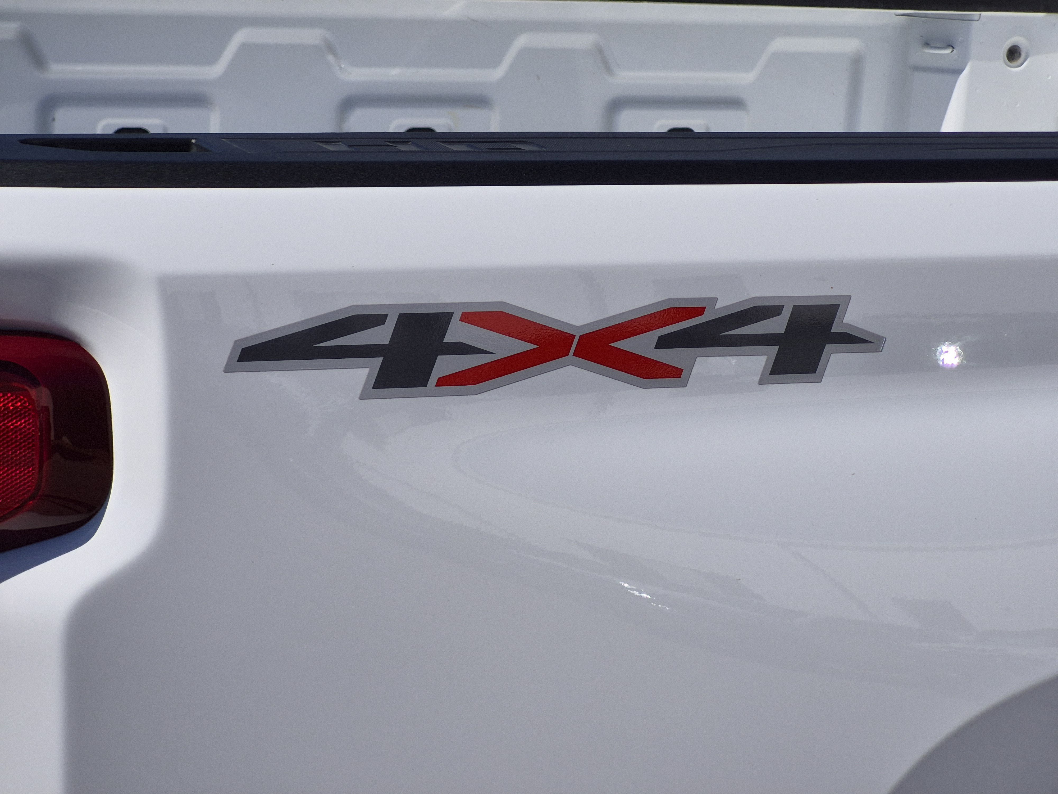 Used 2025 Chevrolet Silverado 2500 LT w/ Convenience Package AWD/4WD image 8